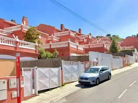 Casa adosada en calle Camino Viejo de Cobeña