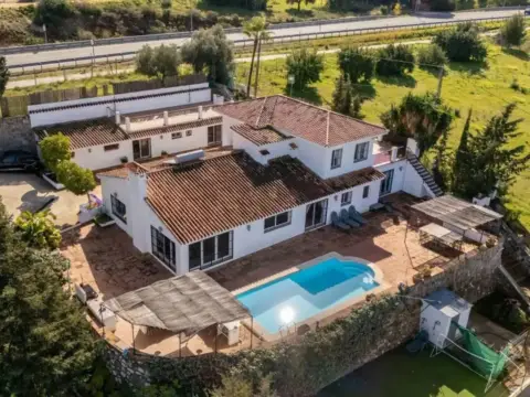 Casa rústica en Alhaurín el Grande