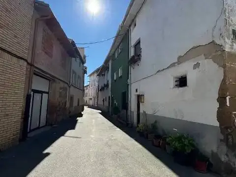 Chalet en Castañares de Rioja