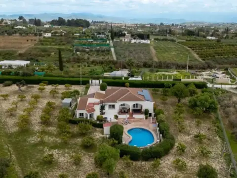 Casa rústica en Alhaurín el Grande