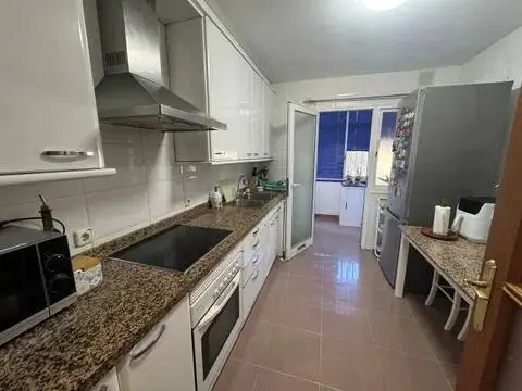 Apartamento en Avenida Amsterdan, Blo. 1