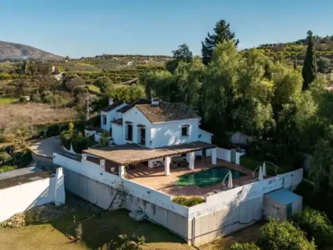 Casa rústica en Alhaurín el Grande