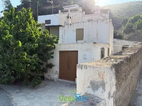 Casa rústica en Jete