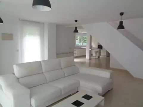 Chalet en Cuzcurrita de Río Tirón