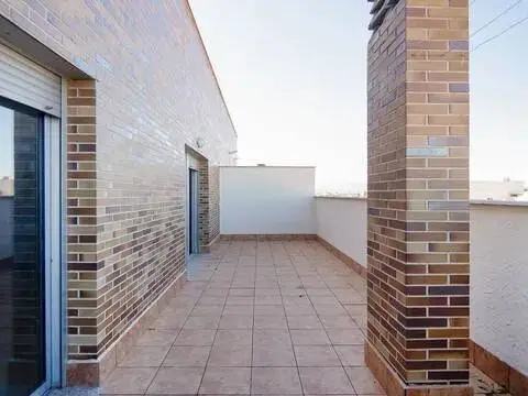 Ático en calle de las Camelias
