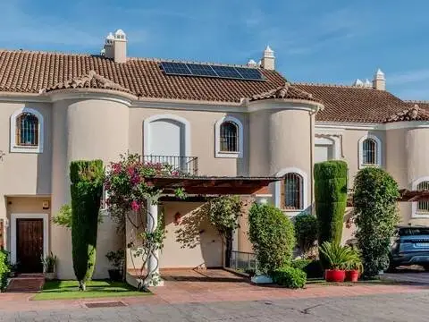 Casa en El Paraíso-Atalaya-Benamara