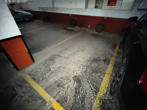 Garaje en calle de Mariana Pineda