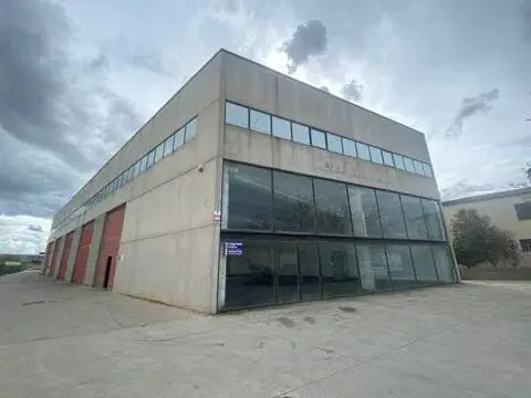 Nave industrial en L'Arengada