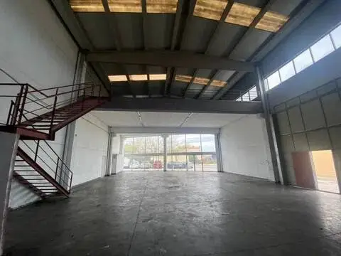 Nave industrial en L'Arengada