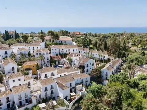 Casa adosada en Urbanización Lomas de Marbella Club