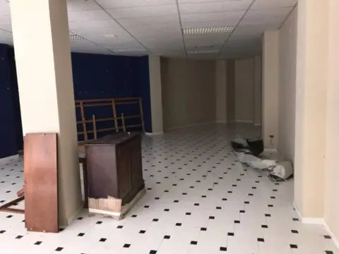 Local comercial en Oeste