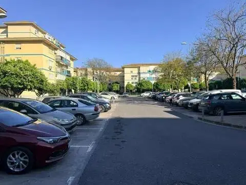 Piso en Parque Alcosa-Jardines del Edén