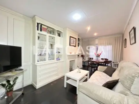 Piso en Llefià-Artigues