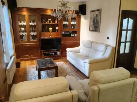 Casa adosada en Txabarri-Kueto