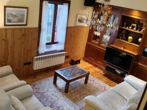 Casa adosada en Txabarri-Kueto