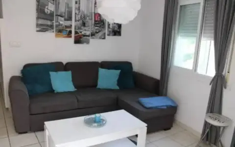 Chalet en Velilla