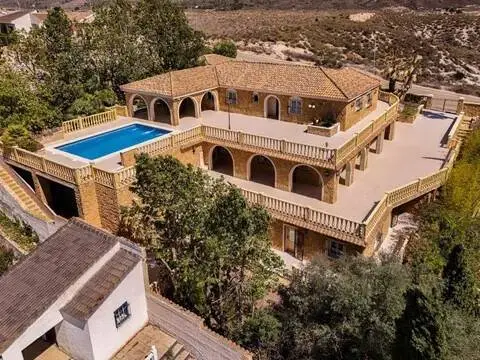Chalet en Pedanías