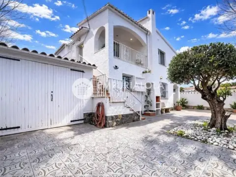 Chalet en calle Sector Montseny, -1