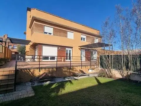 Chalet en calle de Castilla