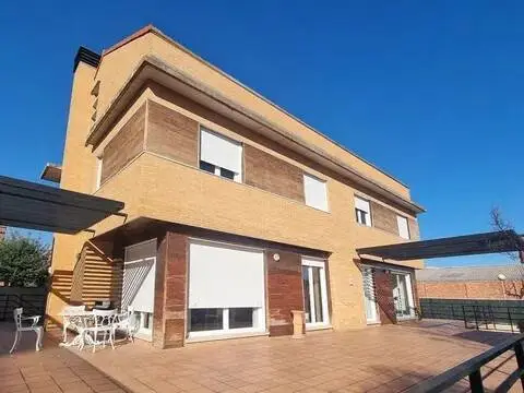 Chalet en calle de Castilla