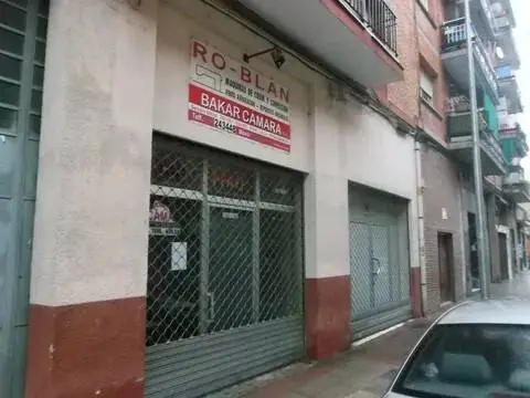 Local comercial en Universidad-Los Lirios