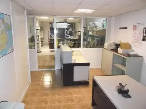 Local comercial en Universidad-Los Lirios