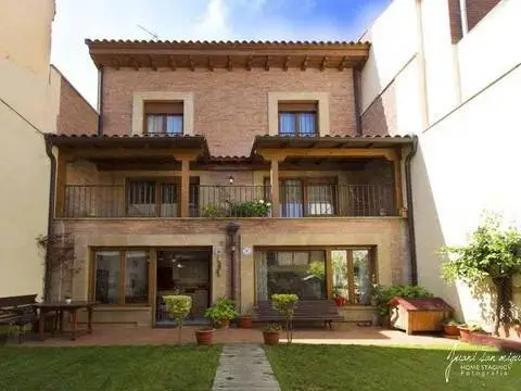 Casa adosada en Santo Domingo de la Calzada