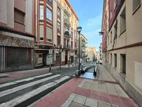 Piso en Txabarri-Kueto