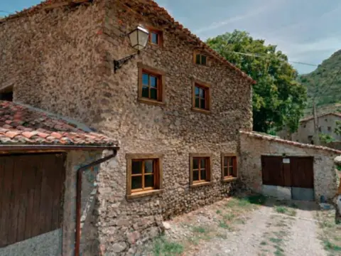 Casa rústica en calle del Río