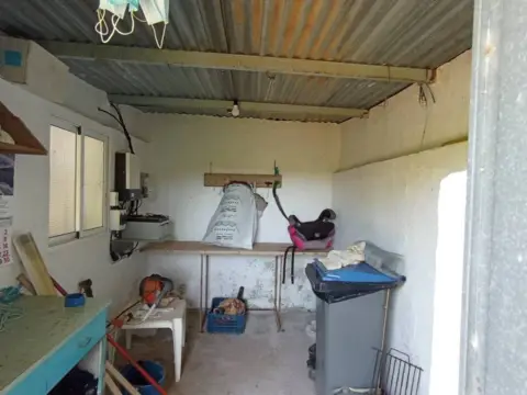 Casa rústica en calle Camino del Rio de Gui