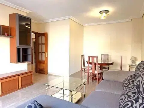 Piso en Huerta de la Reina-Arruzafilla-Parque Figueroa-Noreña