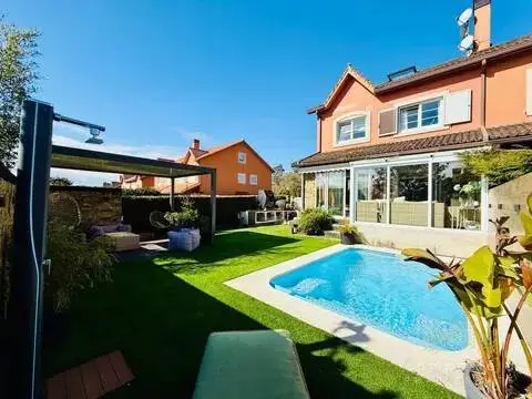 Chalet en Campus Sur-Santa Marta