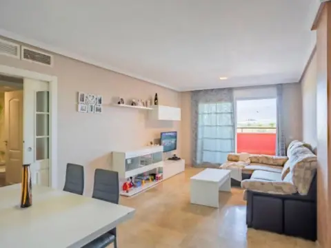 Piso en Urbanización de Roquetas-Las Marinas