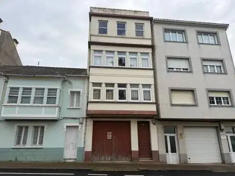 Edificio en calle de la Penela