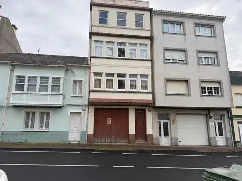 Edificio en calle de la Penela