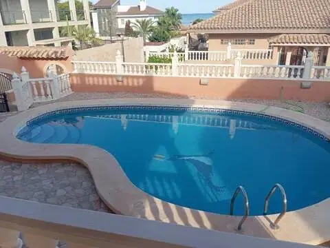 Chalet en calle Elcomar