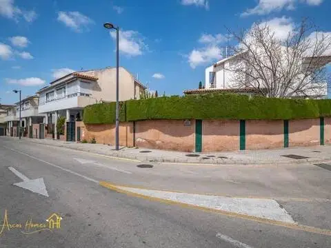Casa adosada en calle Pdta Jose L Demena Mejuto, 25