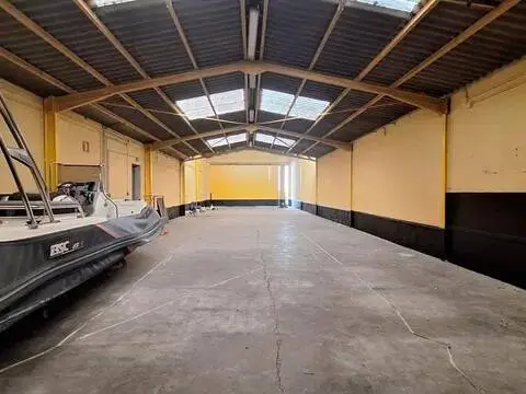 Nave industrial en Bellvei