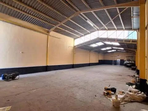 Nave industrial en Bellvei