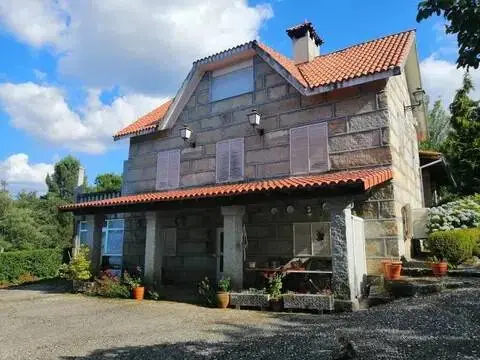 Chalet en San Cibrao Das Viñas (Capital)