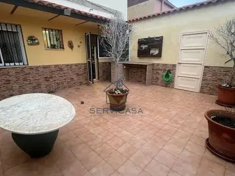 Casa adosada en Hellín