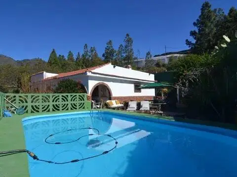 Casa rústica en Núcleo Urbano