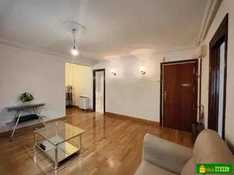 Piso en calle de la Vía Galindo