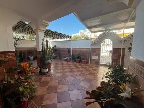 Casa adosada en Hispanidad-Vivar Téllez-Nuevas Urbanizaciones