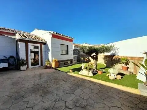 Chalet en Alcaucín