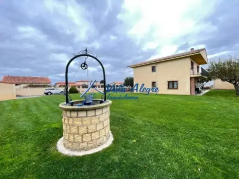 Chalet en Cuzcurrita de Río Tirón