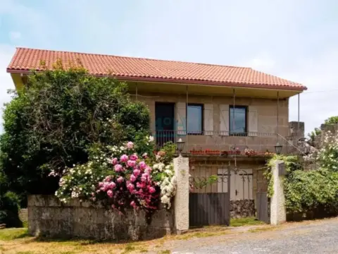 Chalet en Amoeiro
