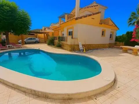 Chalet en El Fondó de les Neus - Hondón de las Nieves