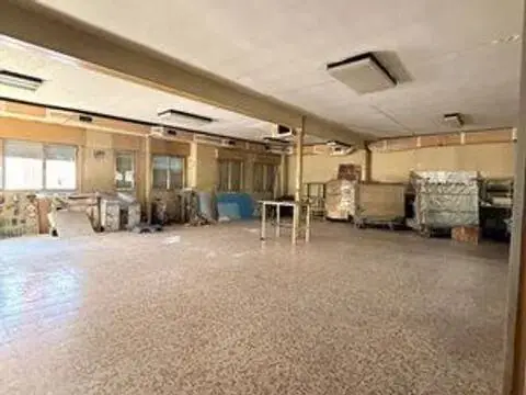 Nave industrial en calle de Jesús
