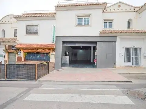 Local comercial en calle calle Sierra de Laujar, 16
